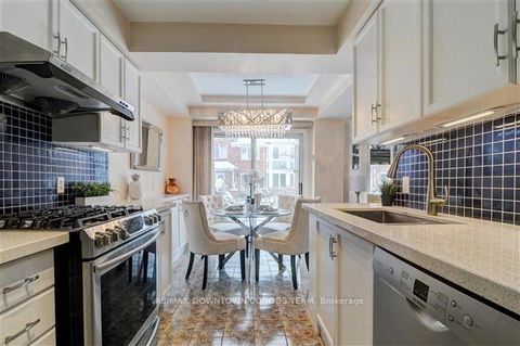 Photo 10 at 154 - 18 Clark Avenue W, Yorkhill, Vaughan