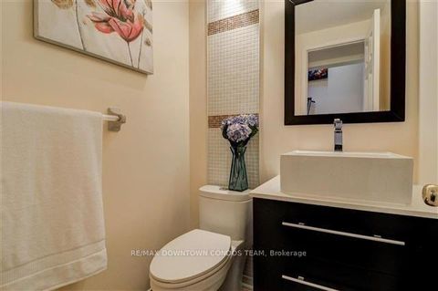 Photo 12 at 154 - 18 Clark Avenue W, Yorkhill, Vaughan