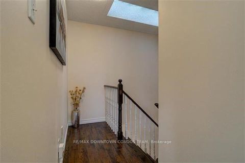 Photo 14 at 154 - 18 Clark Avenue W, Yorkhill, Vaughan