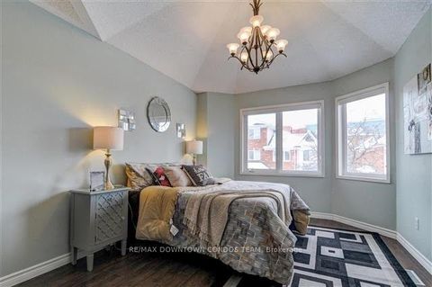 Photo 15 at 154 - 18 Clark Avenue W, Yorkhill, Vaughan