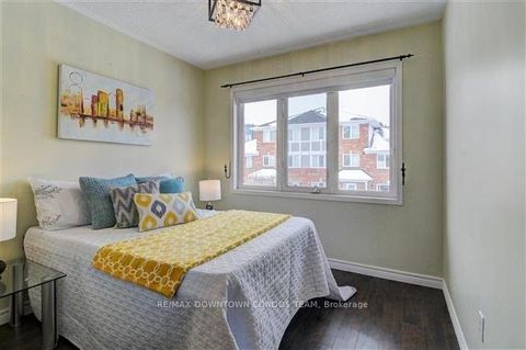 Photo 18 at 154 - 18 Clark Avenue W, Yorkhill, Vaughan