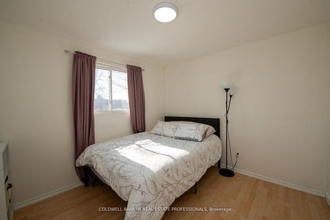 Photo 10 at 781 Sunnypoint Drive, Leslie Valley, Newmarket