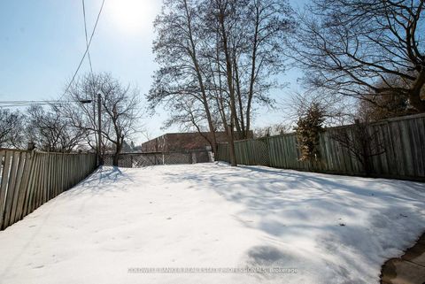 Photo 25 at 781 Sunnypoint Drive, Leslie Valley, Newmarket