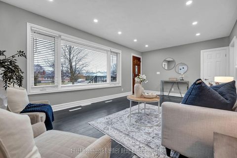 Photo 9 at 372 Garden Court, McLaughlin, Oshawa