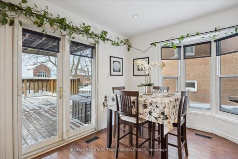 Photo 11 at 22 Chartwell Crescent, Keswick North, Georgina