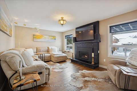 Photo 12 at 22 Chartwell Crescent, Keswick North, Georgina