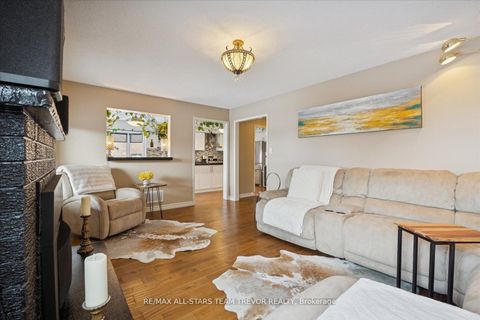 Photo 14 at 22 Chartwell Crescent, Keswick North, Georgina