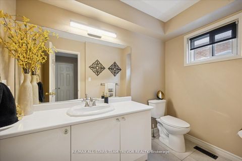 Photo 15 at 22 Chartwell Crescent, Keswick North, Georgina