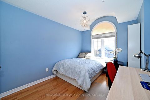 Photo 23 at 70 Lealinds Road, Patterson, Vaughan