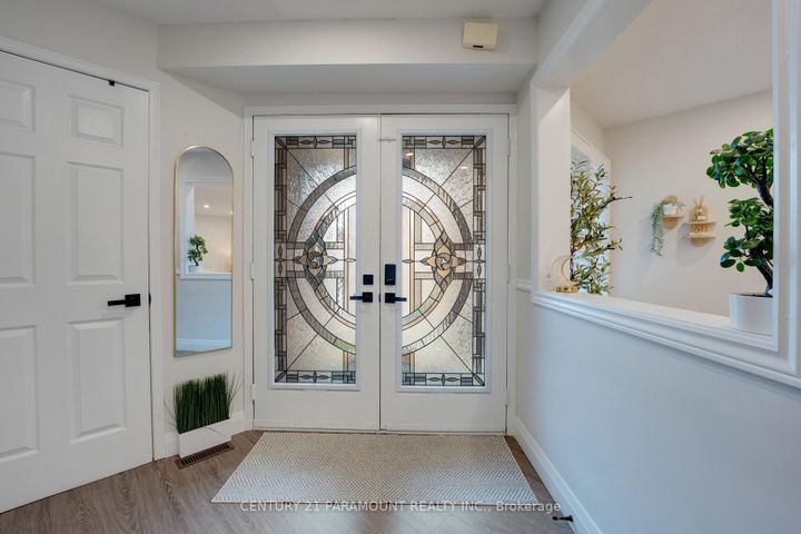 Photo 6 at 77 Tumbleweed Trail, Fletcher's Creek South, Brampton