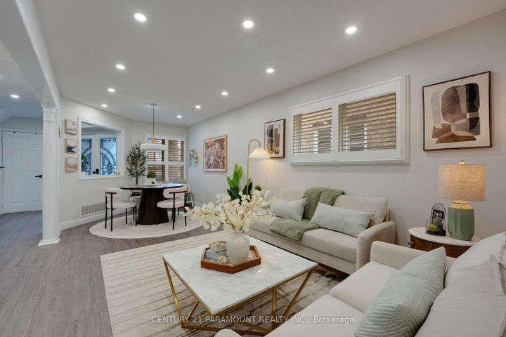 Photo 9 at 77 Tumbleweed Trail, Fletcher's Creek South, Brampton