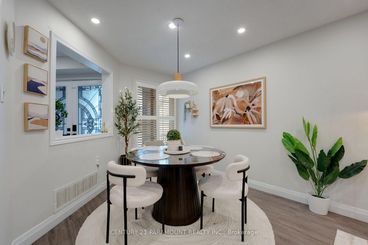 Photo 12 at 77 Tumbleweed Trail, Fletcher's Creek South, Brampton