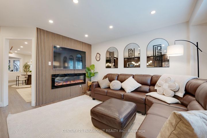 Photo 17 at 77 Tumbleweed Trail, Fletcher's Creek South, Brampton