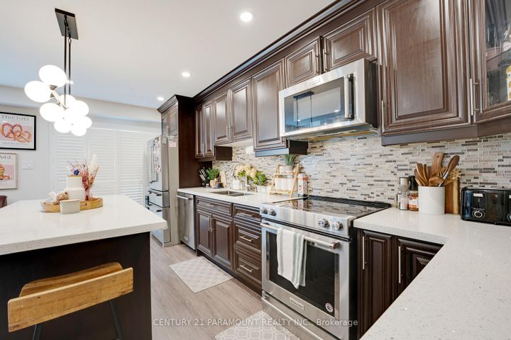 Photo 20 at 77 Tumbleweed Trail, Fletcher's Creek South, Brampton