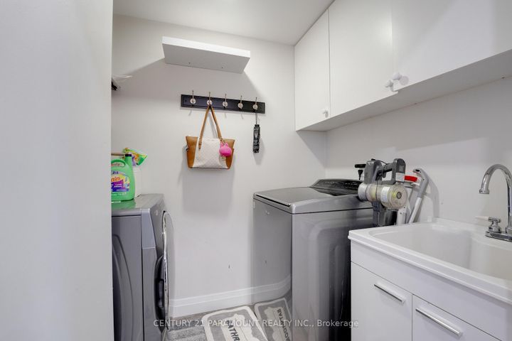 Photo 36 at 77 Tumbleweed Trail, Fletcher's Creek South, Brampton