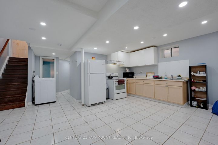 Photo 40 at 77 Tumbleweed Trail, Fletcher's Creek South, Brampton