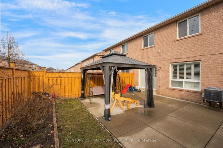 Photo 48 at 77 Tumbleweed Trail, Fletcher's Creek South, Brampton