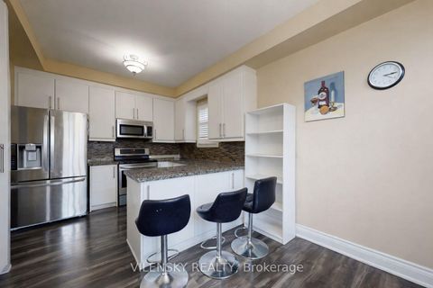 Photo 4 at 2 Eminence Road, Patterson, Vaughan