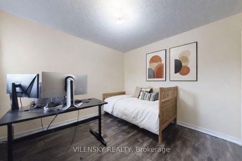 Photo 16 at 2 Eminence Road, Patterson, Vaughan