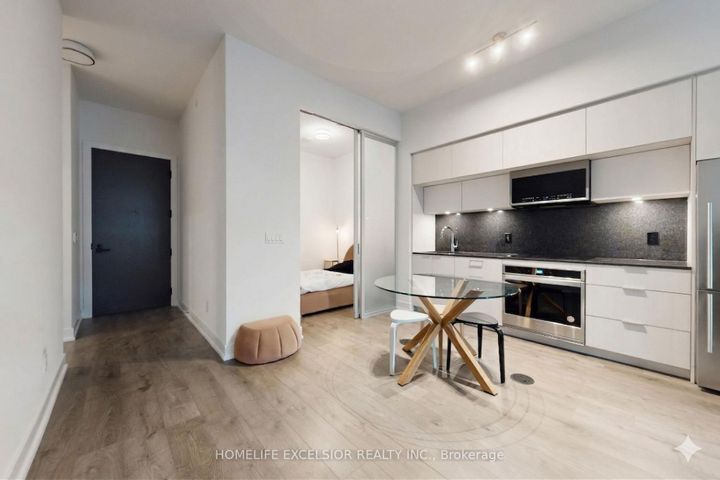 Photo 5 at 550 - 25 Adra Grado Way, Bayview Village, Toronto