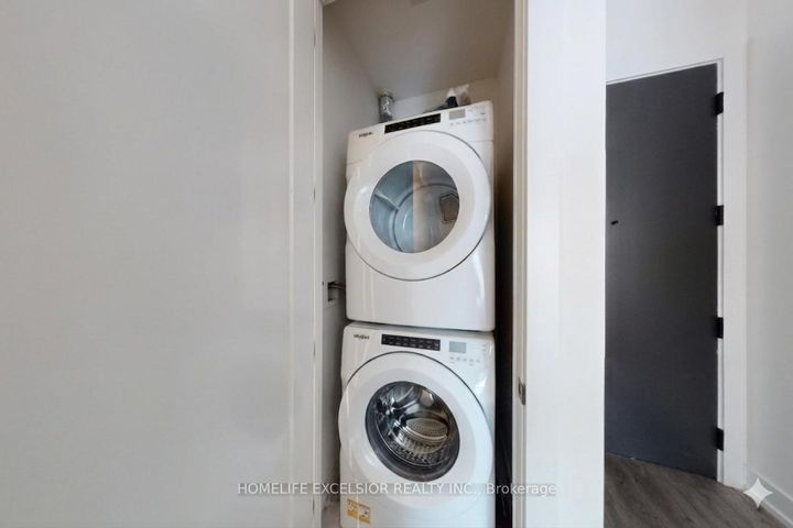 Photo 15 at 550 - 25 Adra Grado Way, Bayview Village, Toronto