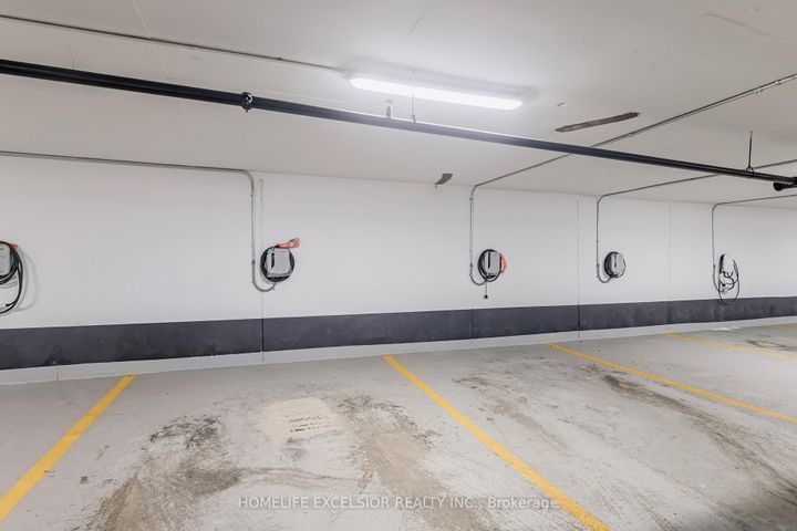 Photo 27 at 550 - 25 Adra Grado Way, Bayview Village, Toronto