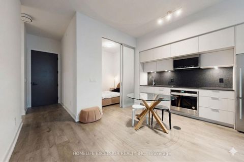 Photo 5 at 550 - 25 Adra Grado Way, Bayview Village, Toronto