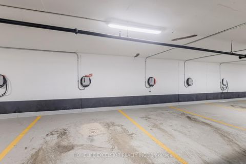 Photo 27 at 550 - 25 Adra Grado Way, Bayview Village, Toronto