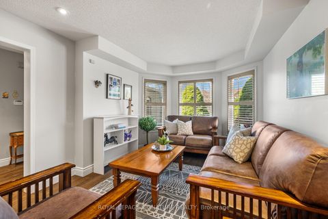 Photo 5 at 59 Edenbridge Drive, Beverley Glen, Vaughan