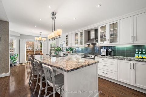 Photo 7 at 59 Edenbridge Drive, Beverley Glen, Vaughan