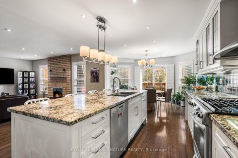 Photo 8 at 59 Edenbridge Drive, Beverley Glen, Vaughan