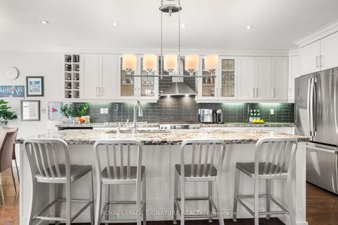 Photo 9 at 59 Edenbridge Drive, Beverley Glen, Vaughan