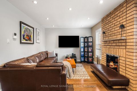 Photo 13 at 59 Edenbridge Drive, Beverley Glen, Vaughan