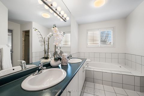 Photo 16 at 59 Edenbridge Drive, Beverley Glen, Vaughan