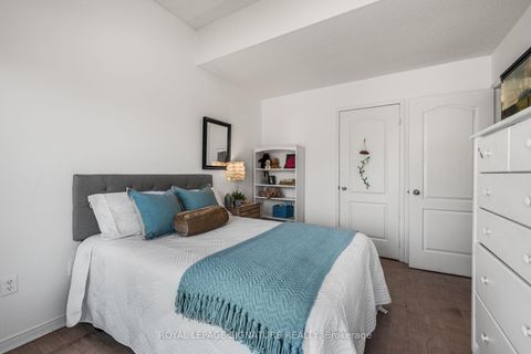 Photo 21 at 59 Edenbridge Drive, Beverley Glen, Vaughan