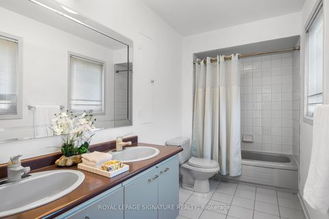 Photo 22 at 59 Edenbridge Drive, Beverley Glen, Vaughan