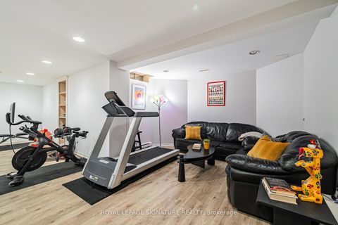 Photo 25 at 59 Edenbridge Drive, Beverley Glen, Vaughan