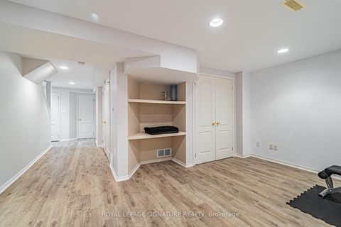 Photo 27 at 59 Edenbridge Drive, Beverley Glen, Vaughan