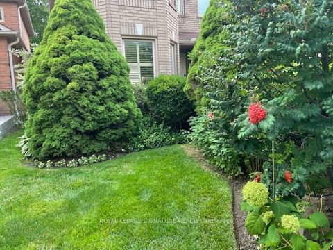 Photo 42 at 59 Edenbridge Drive, Beverley Glen, Vaughan