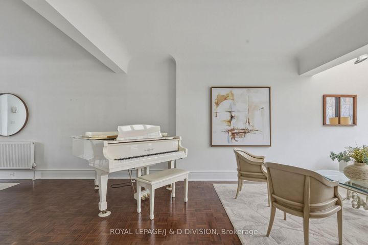 Photo 4 at 18 Tranby Avenue, Annex, Toronto