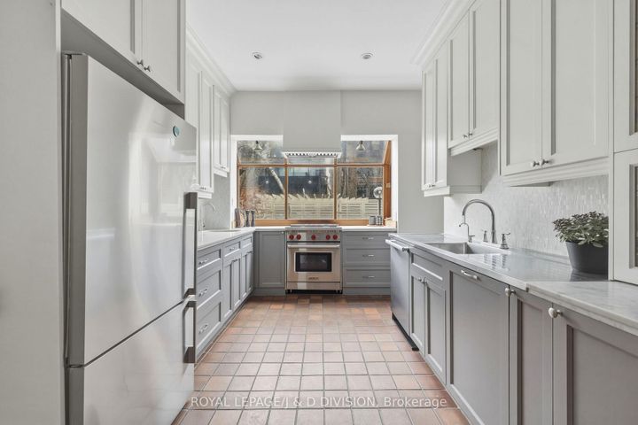 Photo 10 at 18 Tranby Avenue, Annex, Toronto