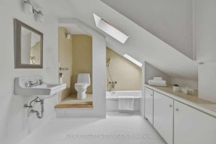 Photo 21 at 18 Tranby Avenue, Annex, Toronto