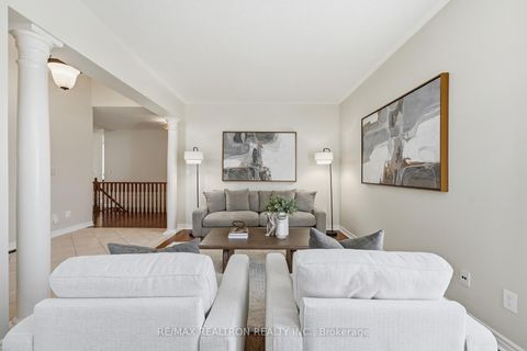 Photo 7 at 913 Bayley Court, Wyndham, Newmarket