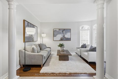 Photo 9 at 913 Bayley Court, Wyndham, Newmarket