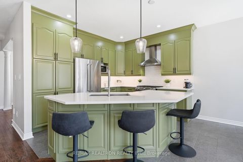 Photo 15 at 913 Bayley Court, Wyndham, Newmarket