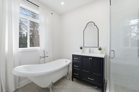 Photo 30 at 913 Bayley Court, Wyndham, Newmarket