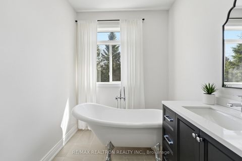 Photo 31 at 913 Bayley Court, Wyndham, Newmarket