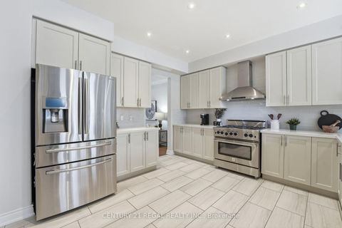 Photo 2 at 28 Tim Jacobs Drive, Keswick South, Georgina