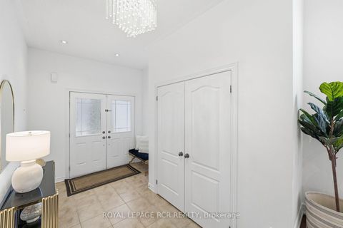 Photo 1 at 18 Kerr Lane, Bayview Northeast, Aurora