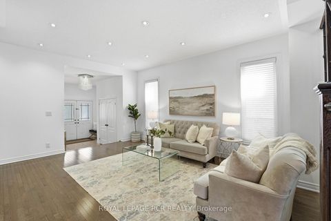 Photo 5 at 18 Kerr Lane, Bayview Northeast, Aurora